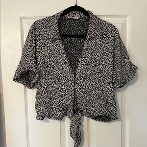 American Eagle Outfitters Black and White Floral Blouse